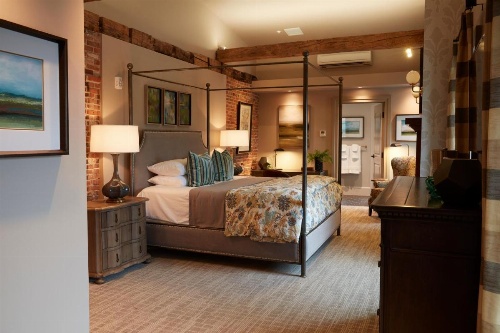 Farmer's Creekside Tavern & Inn image 12